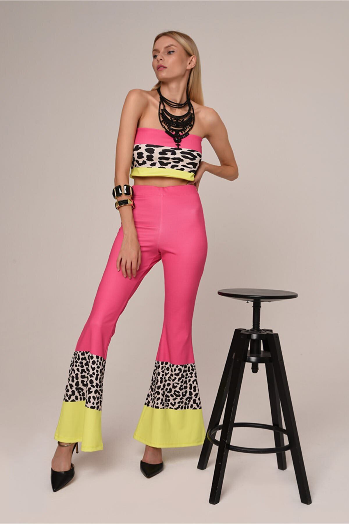 Pembe Renkli Dijital Baskılı İspanyol Paça Pantolonlu Büstiyer Straplez Takım-Pembe / Sarı